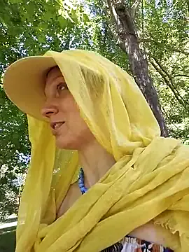 MissDesi webcam show Image 3