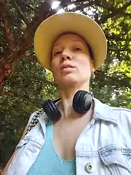 MissDesi webcam show Image 5