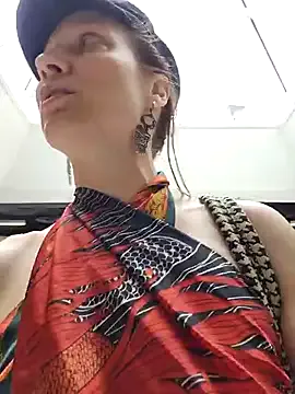 MissDesi webcam show Image 6