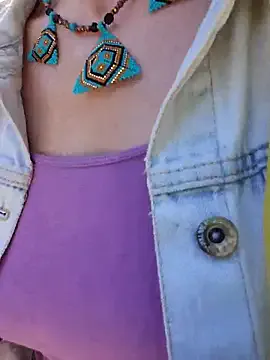 MissDesi webcam show Image 8