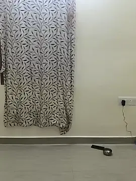 Luna_Sanders – webcam model profile photo Image 2