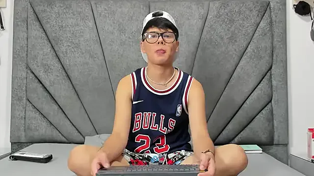 maxx_william – webcam model profile photo Image 3