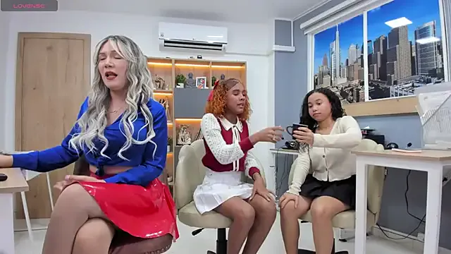 HelenaNiki – webcam model profile photo Image 4