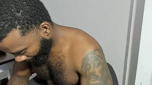 TiffaniLoveLive – webcam model profile photo Image 17