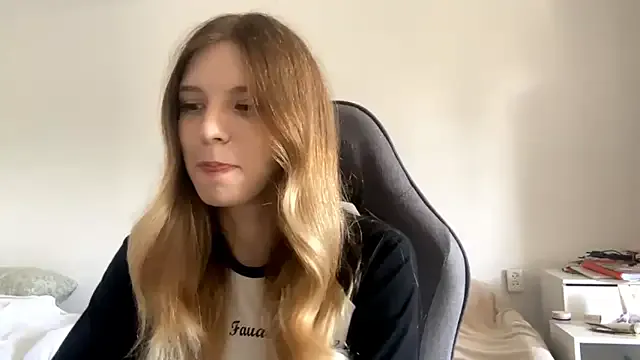 FruityXo – webcam model profile photo