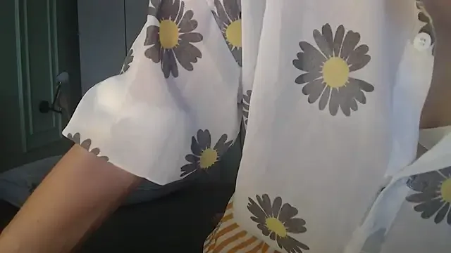 Hiiichan88 – webcam model profile photo Image 2