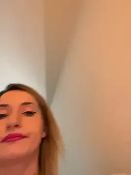 Luna_Sanders – webcam model profile photo Image 11