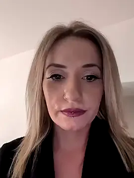 Luna_Sanders – webcam model profile photo Image 14