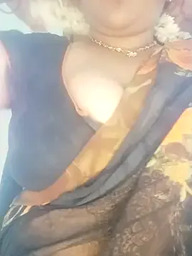 Issa_wiches – webcam model profile photo Image 7