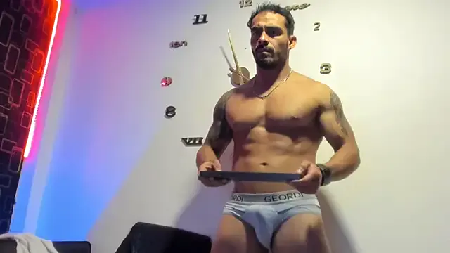 HornyMaster3169 – webcam model profile photo Image 2