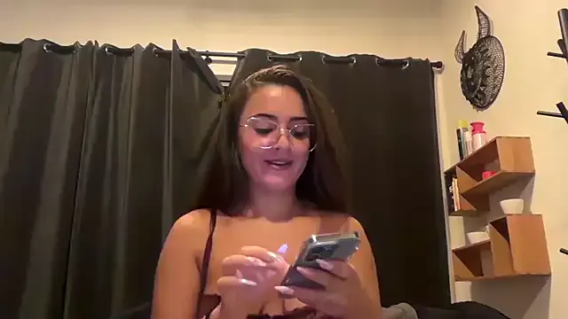 Hotnightsexxx – webcam model profile photo Image 13