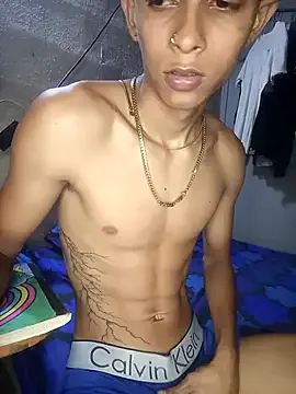 19xTHAxGOD – webcam model profile photo Image 4