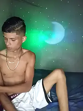 19xTHAxGOD – webcam model profile photo Image 9