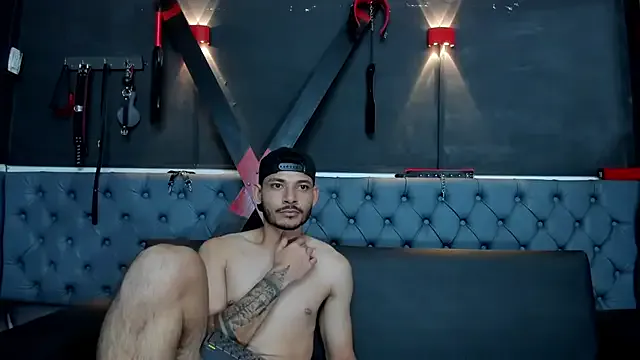 akamilasweetcm101 – webcam model profile photo Image 4