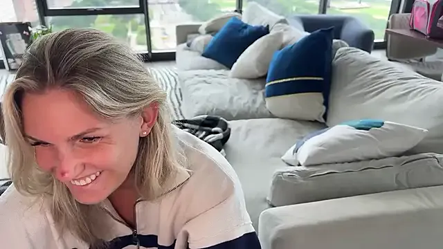 violetsinful webcam show Image 4