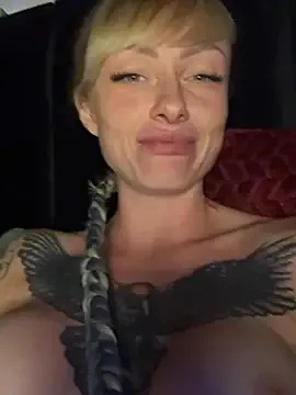 NinaMuller – webcam model profile photo Image 2