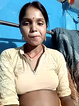 LaraMoon69 – webcam model profile photo Image 10