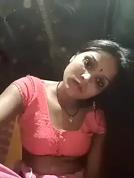 LaraMoon69 – webcam model profile photo Image 3