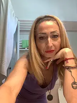 Miya_Nika – webcam model profile photo Image 9