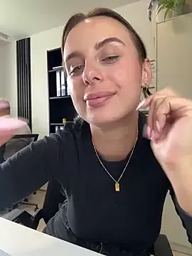 alanaascott – webcam model profile photo Image 3