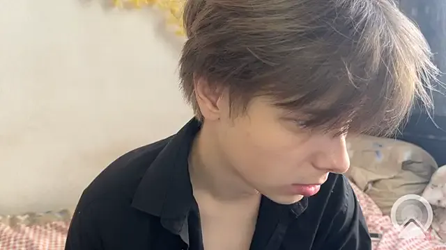 SexyMona – webcam model profile photo Image 5