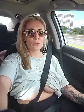 Simone_Miller webcam show Image 4