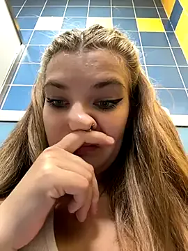 LaytonBox – webcam model profile photo Image 13