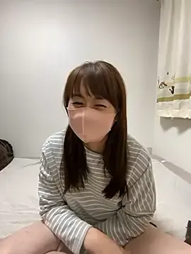 LoisLayne – webcam model profile photo Image 3