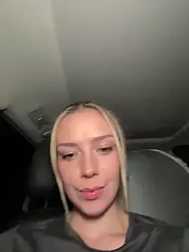 akamilasweetcm101 – webcam model profile photo Image 6