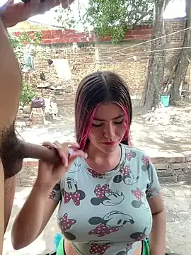 AryaMyers – webcam model profile photo Image 3