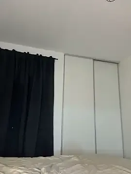 _Alicee_1 – webcam model profile photo Image 11