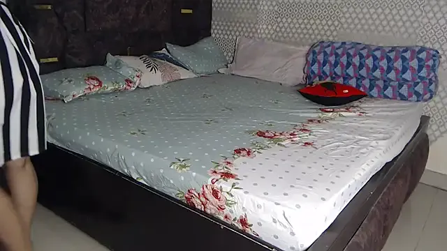 LauCamila – webcam model profile photo Image 16