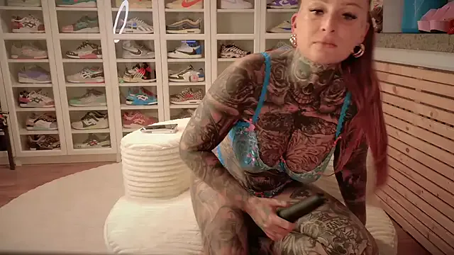 Luna_Sanders – webcam model profile photo Image 11