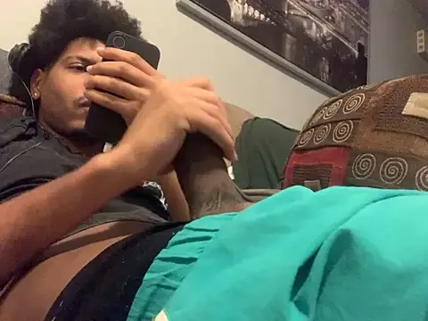 Elyna_69 – webcam model profile photo Image 19