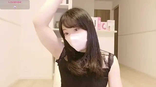 Noya – webcam model profile photo Image 2