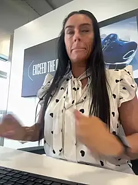 JuliettaBasset – webcam model profile photo Image 13