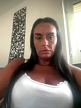 JuliettaBasset – webcam model profile photo Image 5