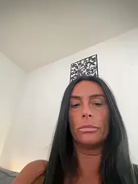 JuliettaBasset – webcam model profile photo Image 9