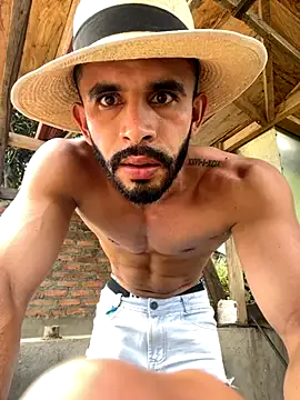 KiraSpitQueen – webcam model profile photo Image 14