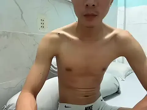 AmelieEdwards – webcam model profile photo Image 13