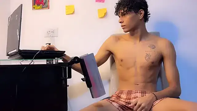 creambaby1 – webcam model profile photo Image 11