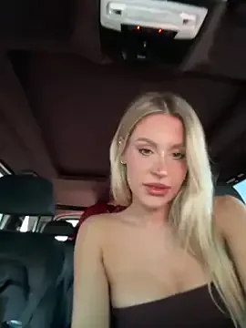 akamilasweetcm101 – webcam model profile photo Image 17