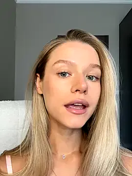 RuslanaXX – webcam model profile photo Image 13