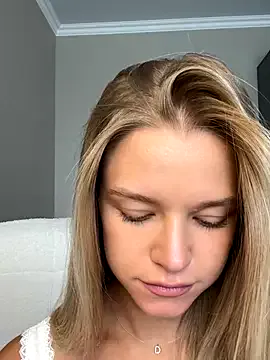 RuslanaXX – webcam model profile photo Image 14