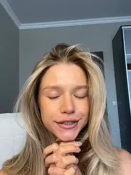 RuslanaXX – webcam model profile photo Image 3