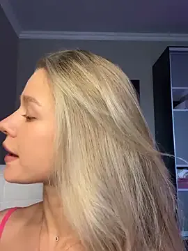 RuslanaXX – webcam model profile photo Image 6