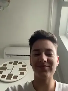 JoiDivision – webcam model profile photo Image 3