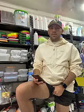 EddieAdams – webcam model profile photo Image 6