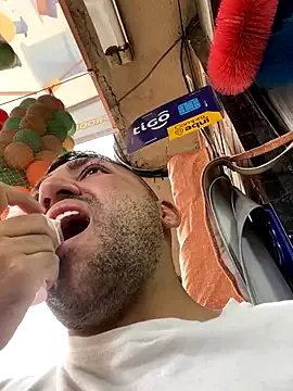 EddieAdams – webcam model profile photo Image 8