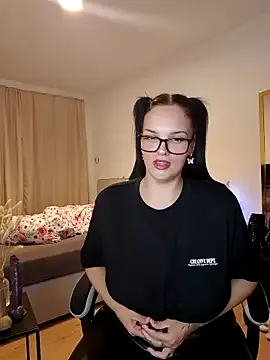 XoxoSky – webcam model profile photo Image 12